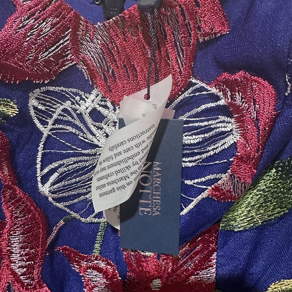 Marchesa Notte Embroidered Floral High
Low Dress sz 2 - Picture 13 of 14